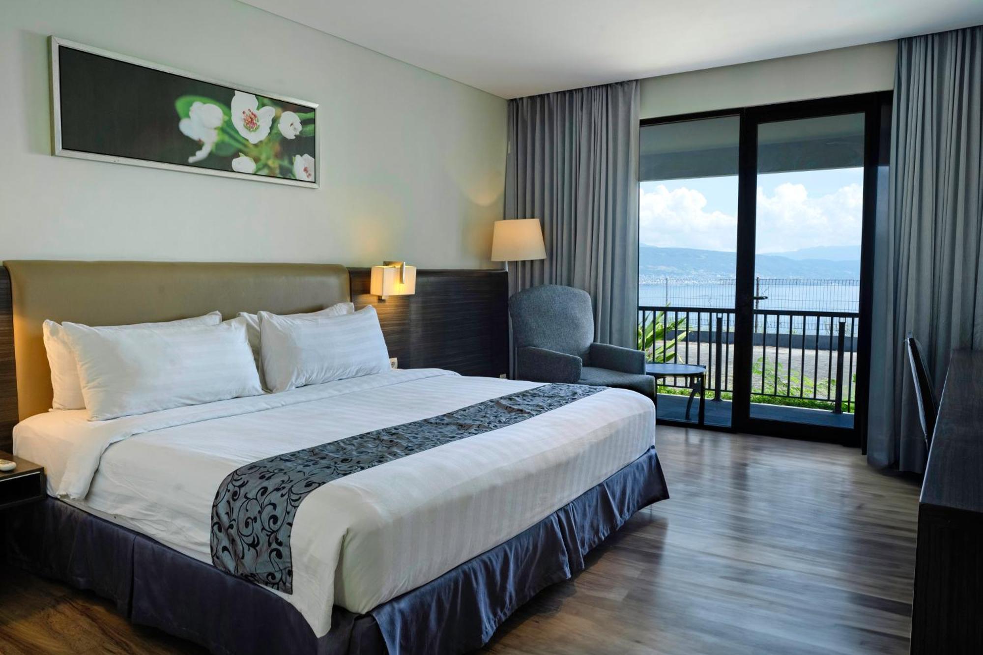 Estrella Hotel & Conference Luwuk Dış mekan fotoğraf