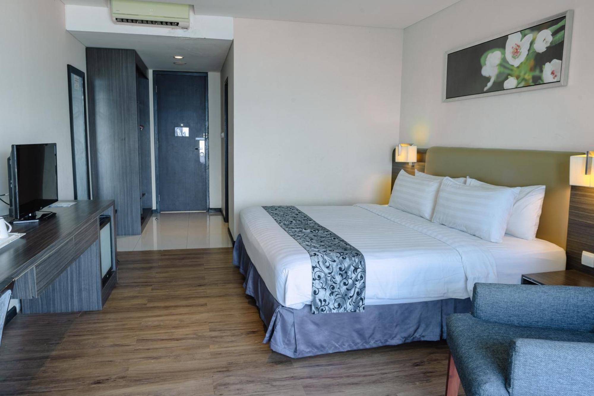 Estrella Hotel & Conference Luwuk Dış mekan fotoğraf
