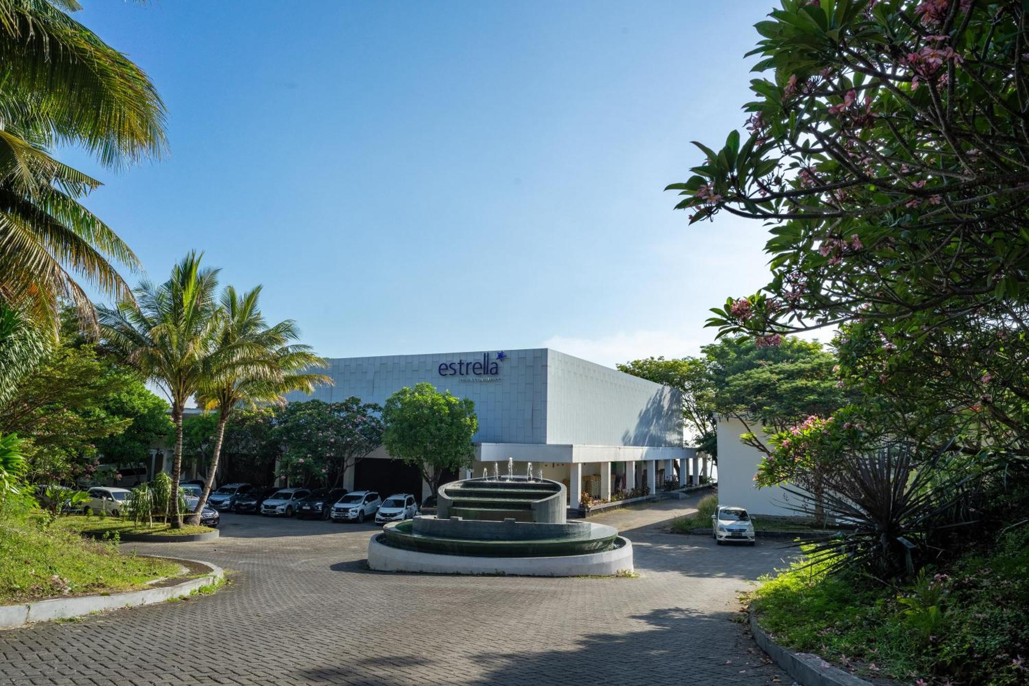 Estrella Hotel & Conference Luwuk Dış mekan fotoğraf