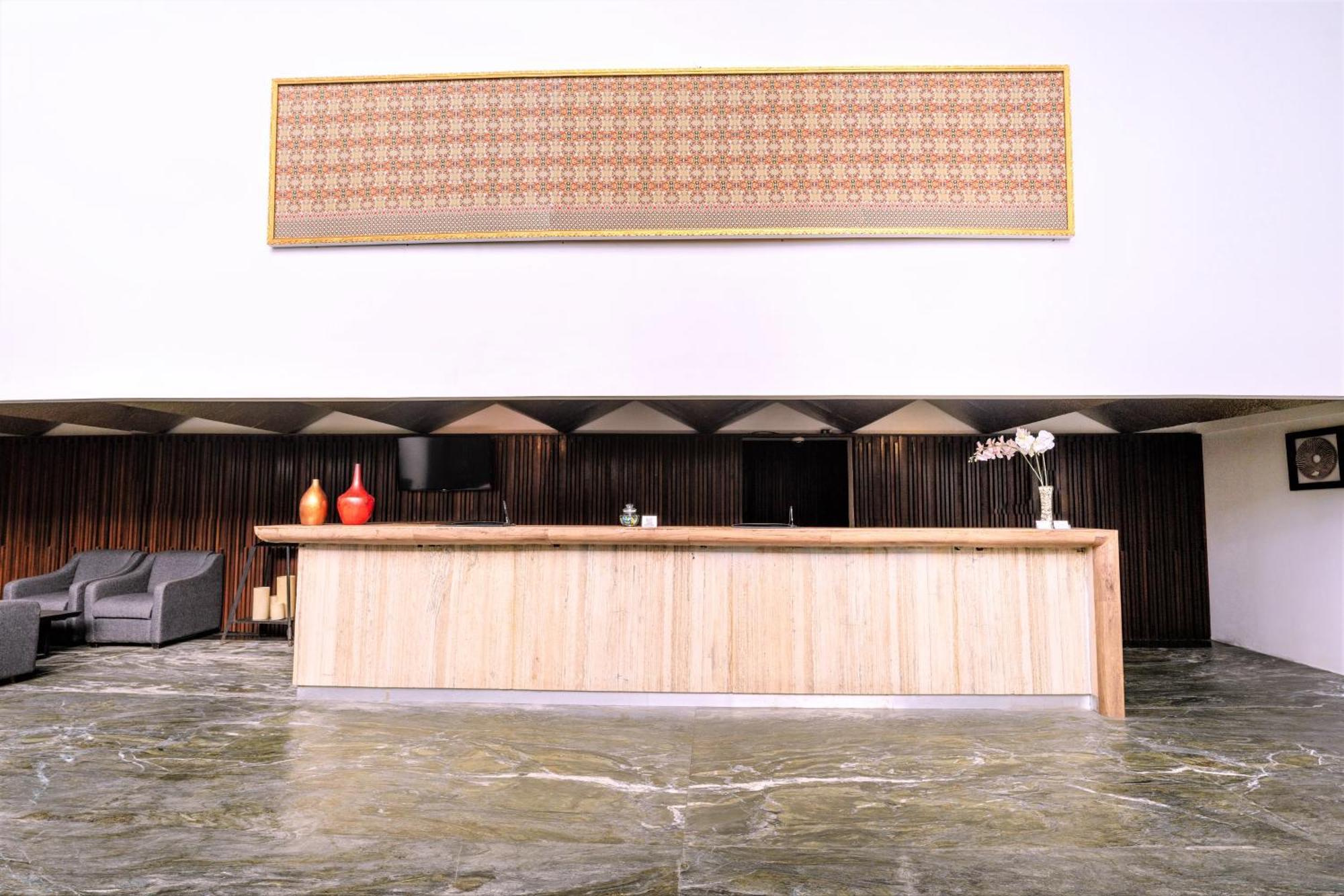 Estrella Hotel & Conference Luwuk Dış mekan fotoğraf