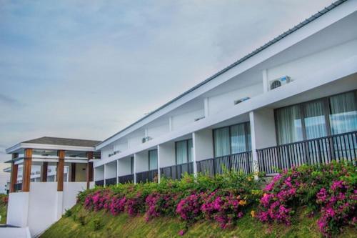 Estrella Hotel & Conference Luwuk Dış mekan fotoğraf