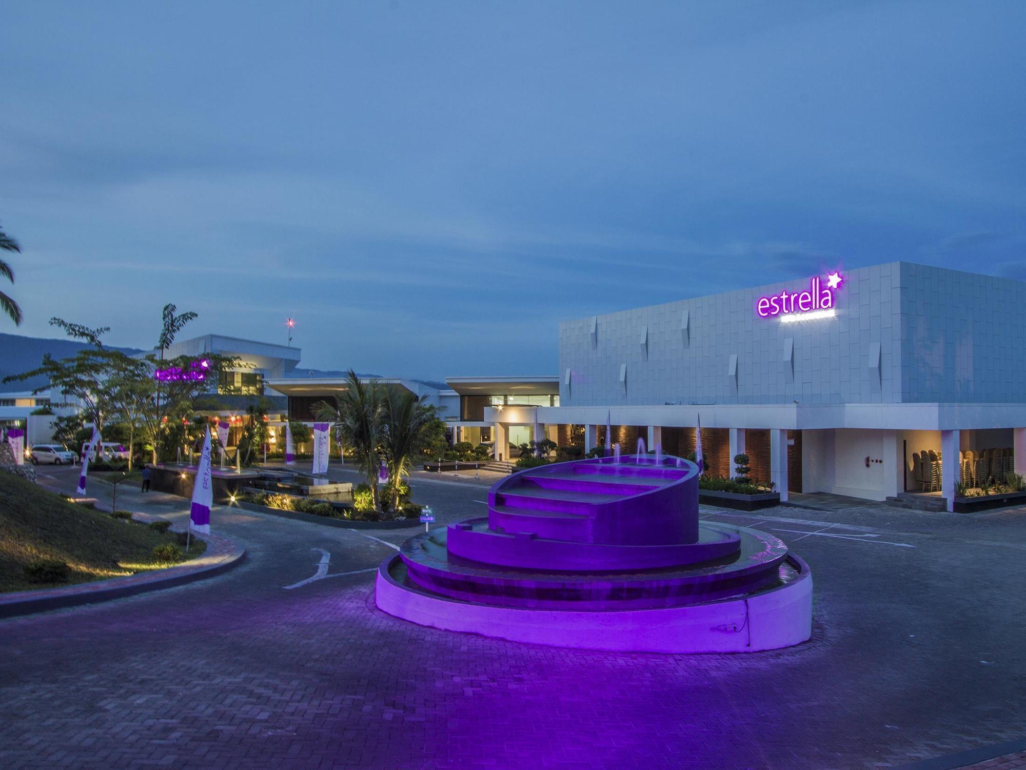 Estrella Hotel & Conference Luwuk Dış mekan fotoğraf